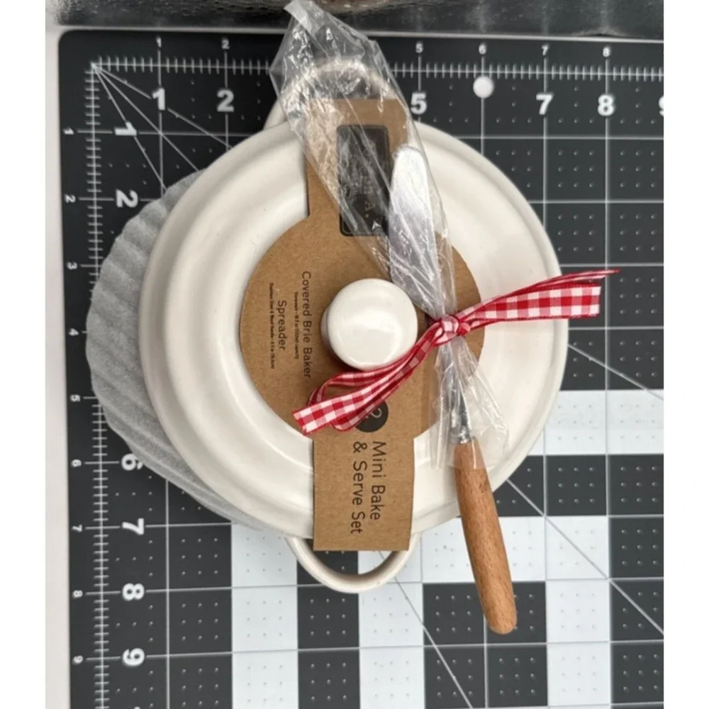 Covered Stoneware Mini Brie Bake &‎ Serve Set With Spreader 